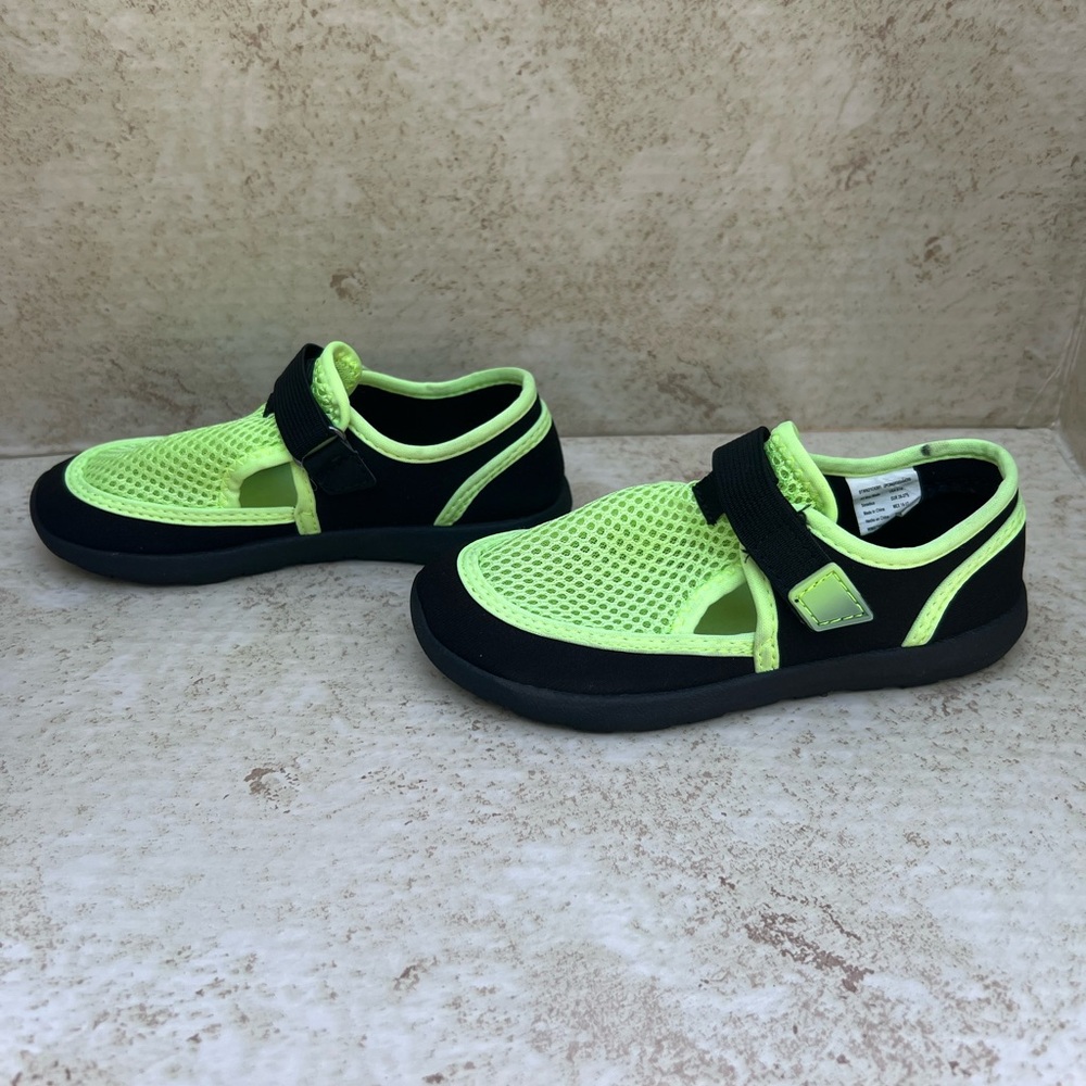 Neon green and black toddlers size 9/10 swim water shoes. - Picture 3 of 6